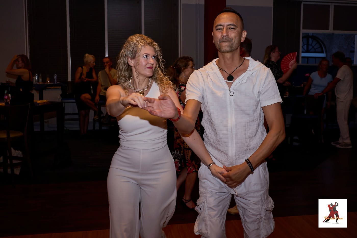 Dansen bij Tropical Salsa in De Dukdalf