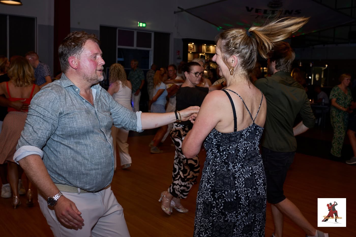 Dansen bij Tropical Salsa in De Dukdalf